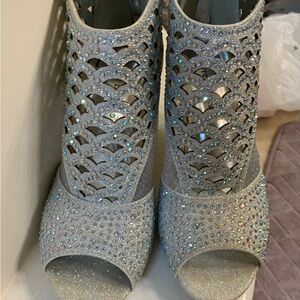 Pierre Dumas Sparkling Silver Peep-Toe Heels